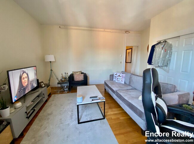 Photo - 913 Boylston St Unit 6