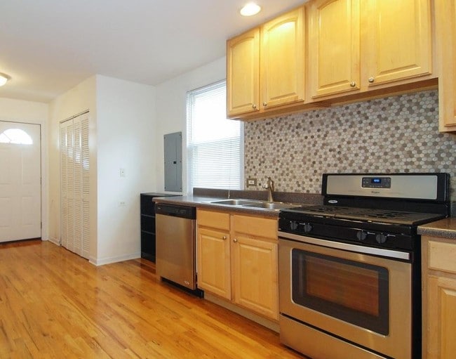 Photo - 1433 W Oakdale Ave Unidad 2