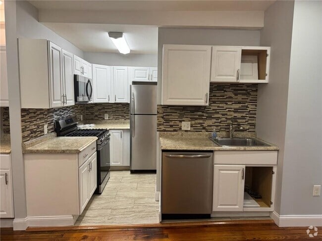 Building Photo - 40-40 Freebody St Unit 206 Rental