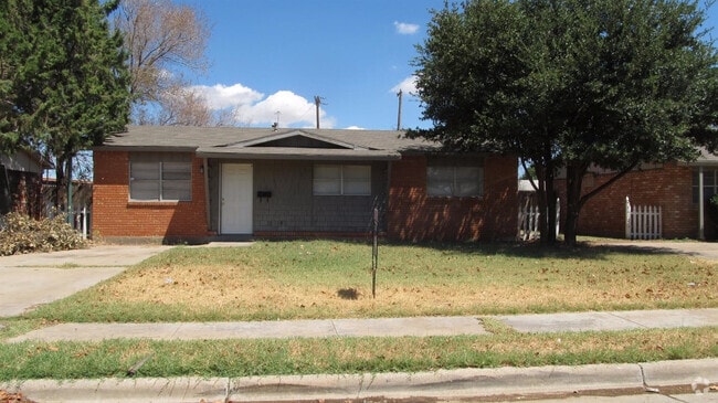 Building Photo - 5612 44th St Rental