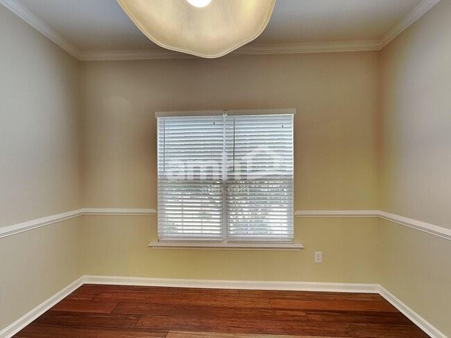 Photo - 635 Chadwyck Dr