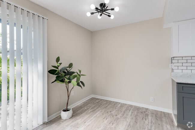 2 BR, 1 BA, 984 SF - Emerald Square Villas