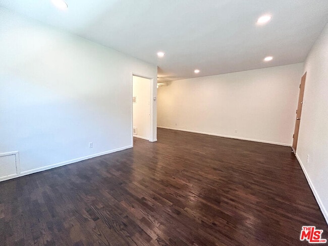 Photo - 1146 N Formosa Ave Unit 8