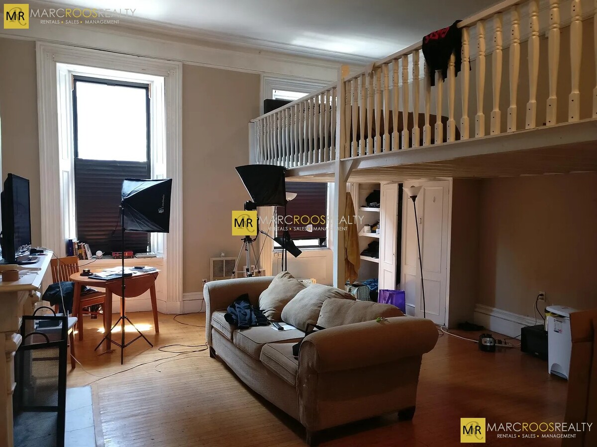 Photo - 270 Beacon St Unit 2F