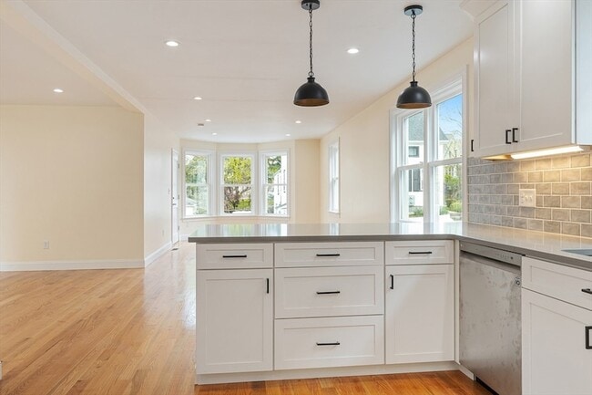 Photo - 48 W Tremlett St Unit 1