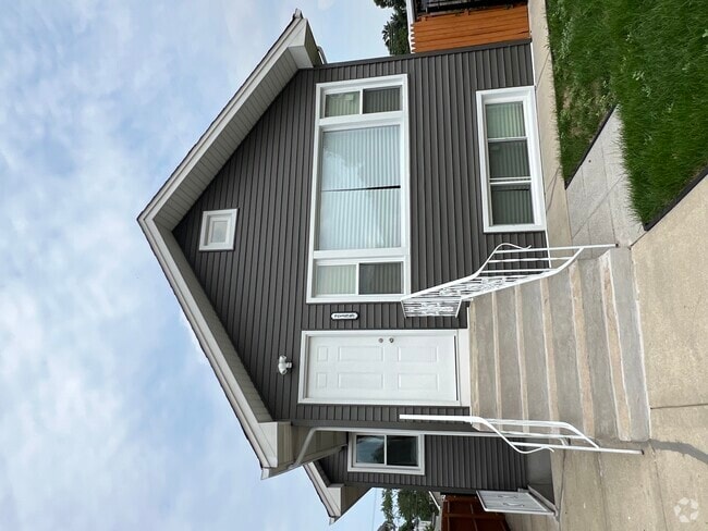 Building Photo - 2155 N Mobile Ave Unit 1 Rental