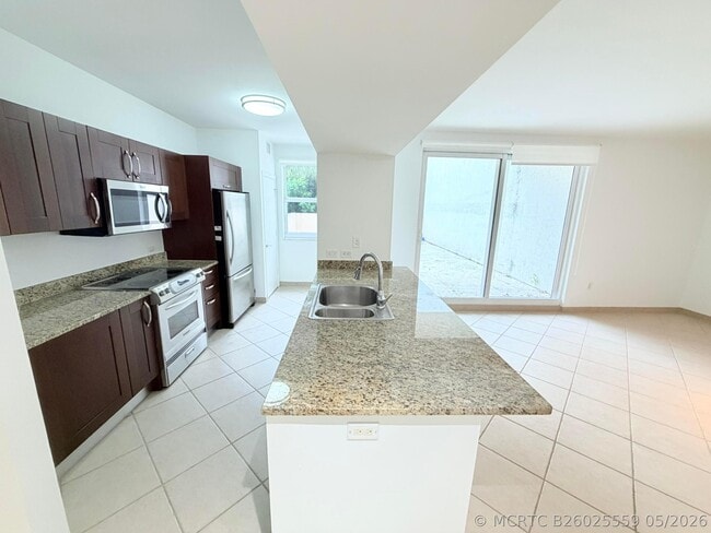 Photo - 19900 E Country Club Dr Unit 210
