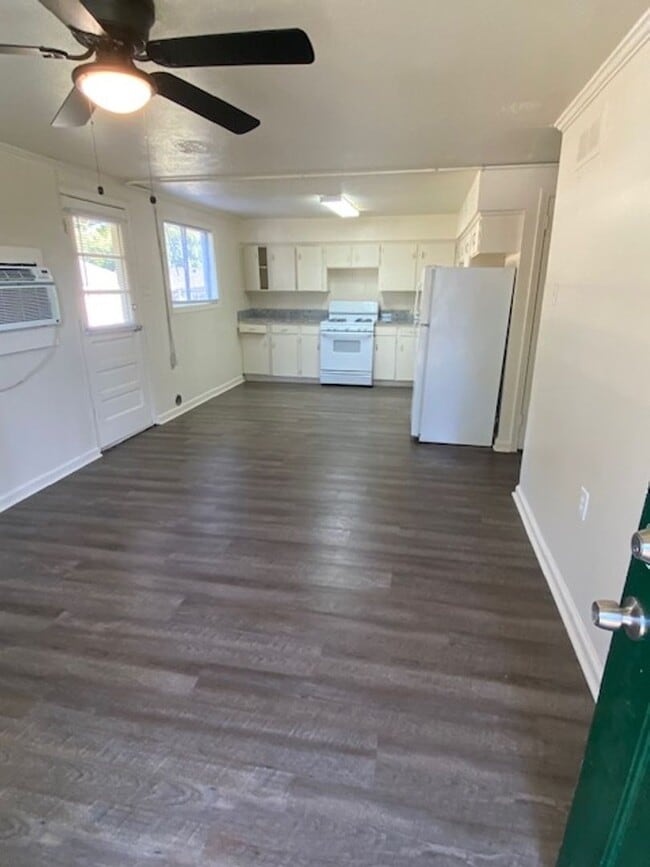 4537 Saunders Dr Unit 2