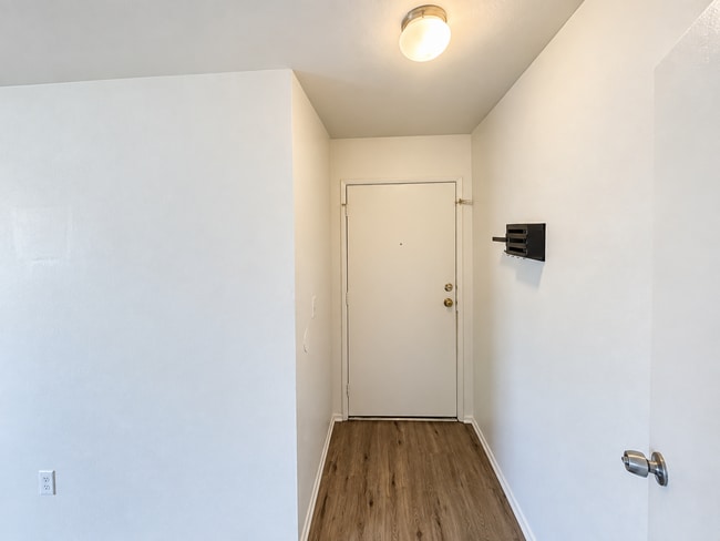 Photo - 11441 Oxnard St Unit 11441 Oxnard St Apt 18