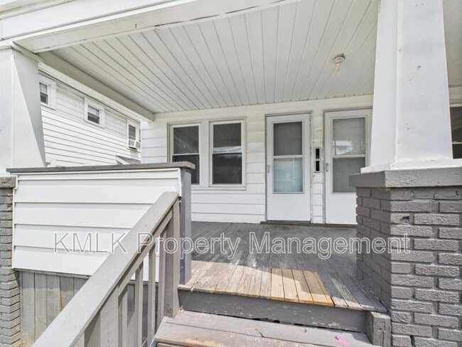 Photo - 661 Patterson Ave