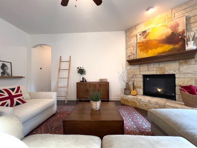 Photo - 300 Grafton Ln
