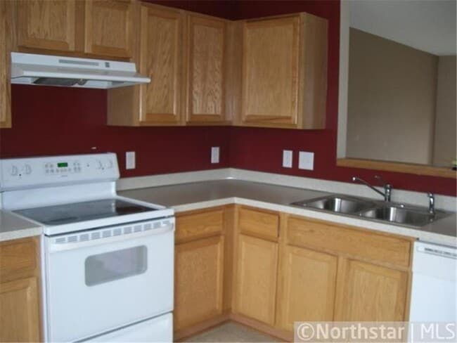 Photo - 4818 Education Dr N