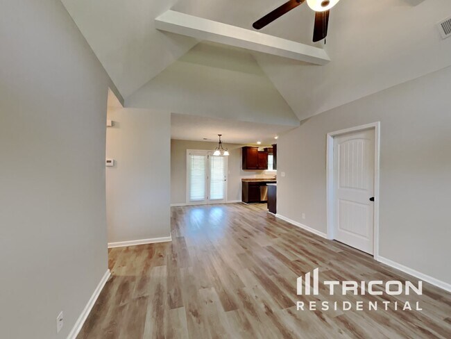 Photo - 2945 Lily Way