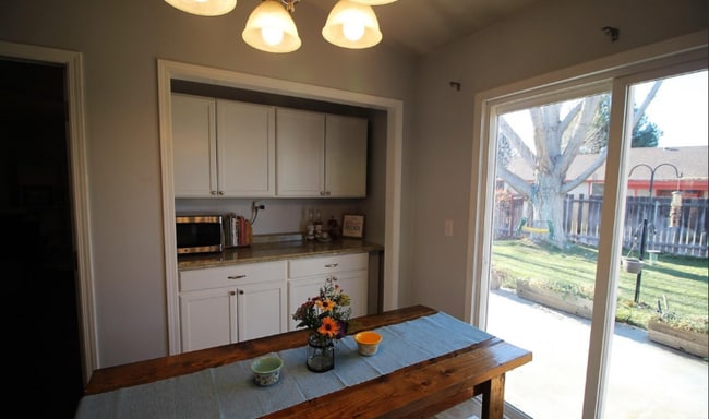 Photo - 845 Aspen Pl