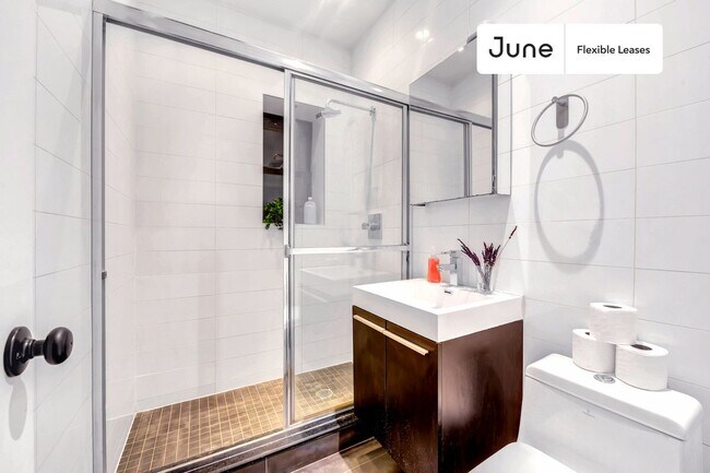 Photo - Stylish ROOM at The Atlantic House Unit 2