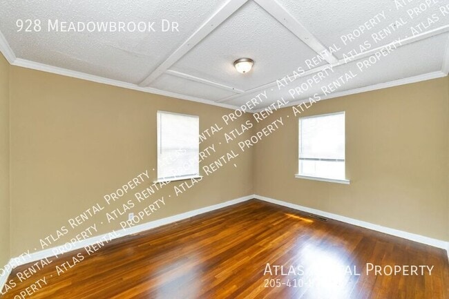 Photo - 928 Meadowbrook Dr