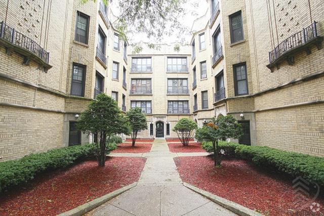 Building Photo - 2 bedroom in CHICAGO IL 60660 Unit 1739-1 Rental