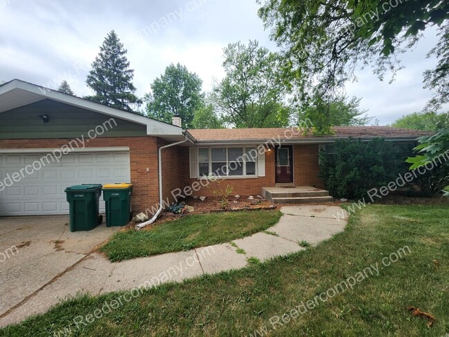 Spacious 3 bedroom 2 bathroom house - Spacious 3 bedroom 2 bathroom house