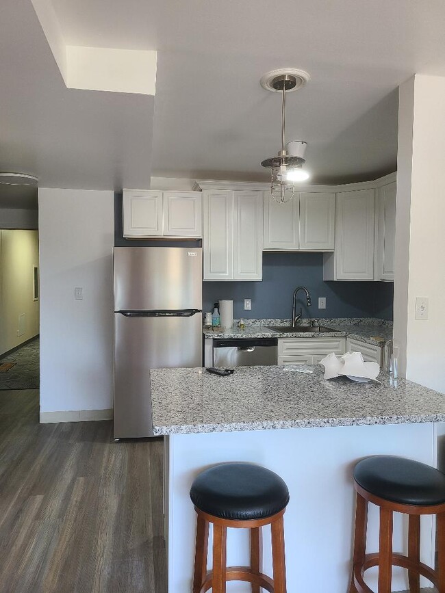 Se está instalando una nueva cocina - 1800 Roundhill Rd Unidad 1206