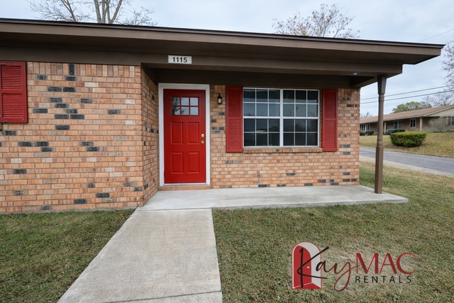 Building Photo - 1115 6th St