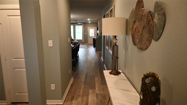 Photo - 127 Winged Elm Ct