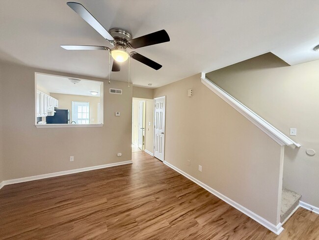 Photo - 461 Allison St NW