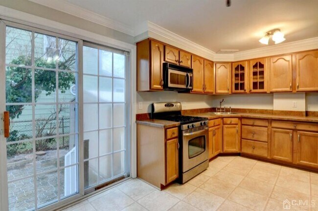 Photo - 101 MacArthur Dr