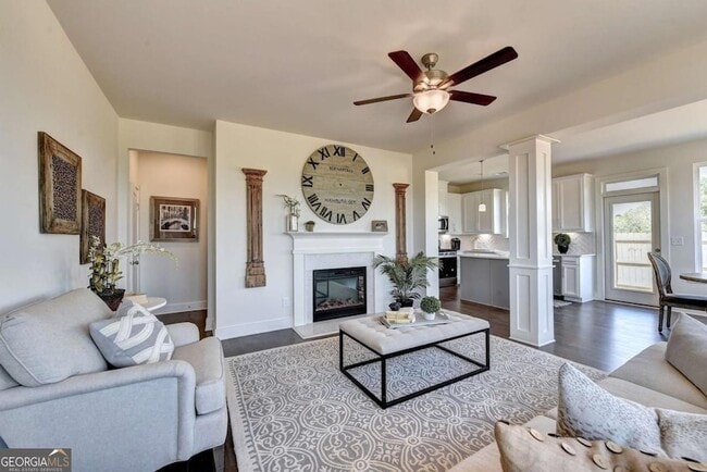 Photo - 19 Caison Dr