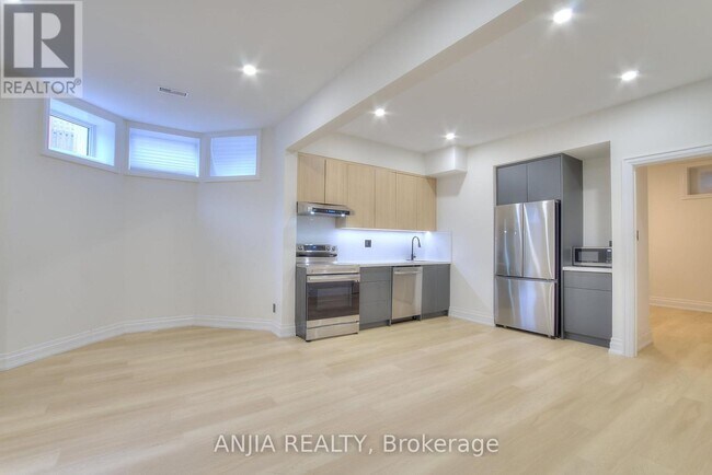 Photo - 16 Clarkhill St