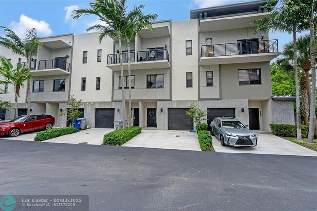 Photo - 454 SE 1st Cir Townhome