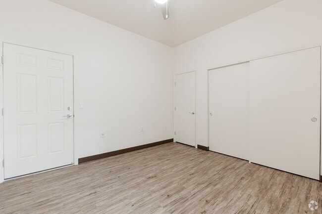 2BR, 2BA - 1,043SF - Primary Bedroom