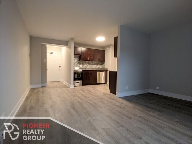 445 W Wellington Ave Unit W445-01D