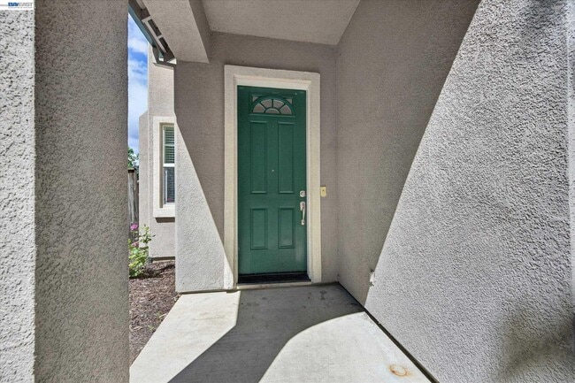 Photo - 244 Balsam St