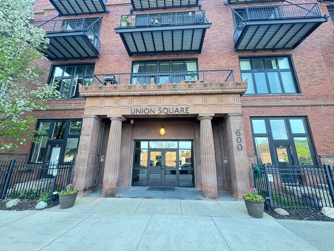 Building Photo - 600 Broadway Ave NW Unit 600 Broadway Ave NW -  601 A Rental