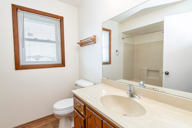 Photo - 628 Edmund St