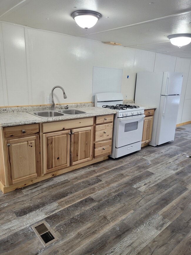 Building Photo - Terrace Acres Unit E8 - MH Rental