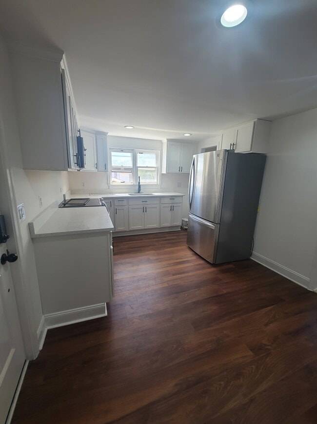 Photo - 72 Bowery St