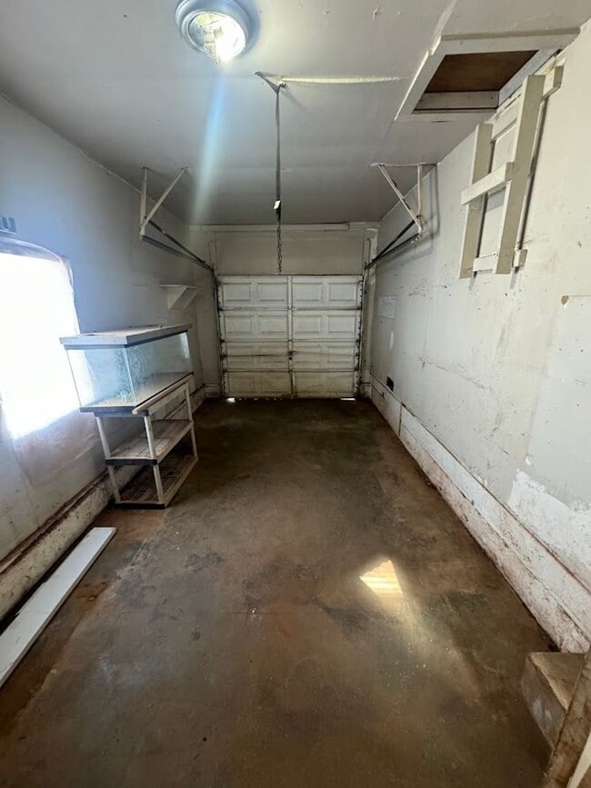 Photo - NEWLY REMOLDED 2 BED HOME LOCATED OFF OF GRAND Ready for move in!!!