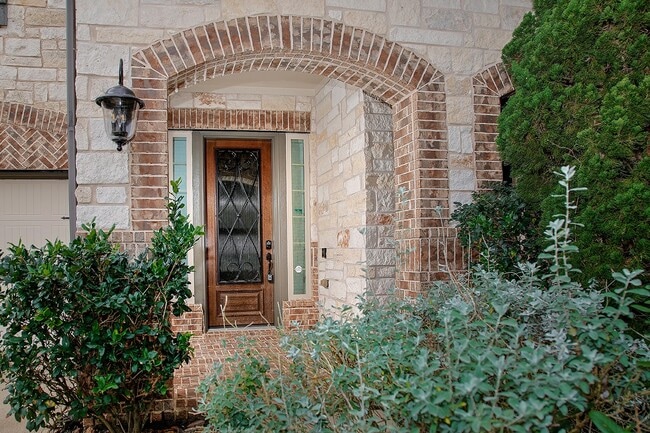 Photo - 7 Prism Point Place