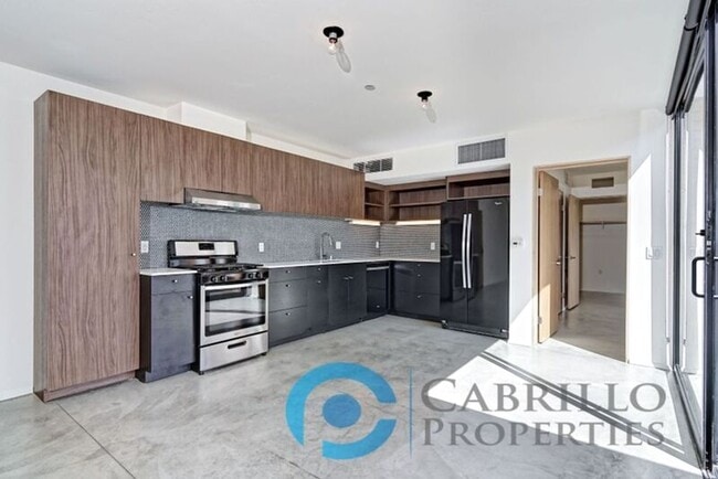2870 Fourth Ave Unit 409