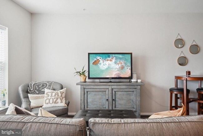 Photo - 557 Leftwich Ln