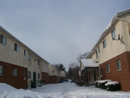 Richfield Court - Green Garden Villa Apartments