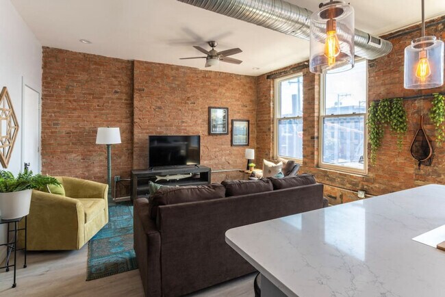 Photo - 1906 Elm St Unidad ID1056054P