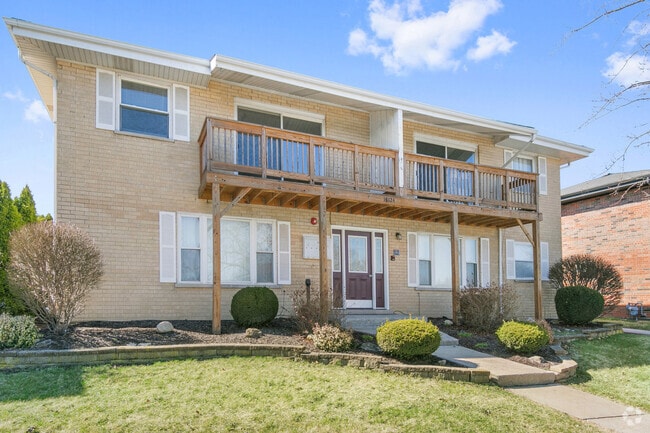 Building Photo - 18124 66th Ave Unit 2S Rental