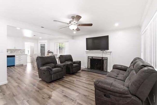 Photo - 685 Jennings Dr