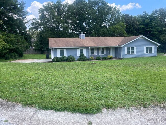 Building Photo - 512 Greenview Ave SE Rental