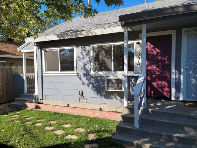 Building Photo - Nice 2 Bedroom Duplex!!!