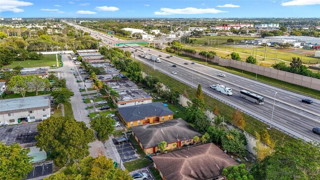 Photo - 1800 NW 52nd Ave Unit 1800