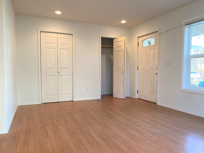 Building Photo - 632 NE Skidmore St Rental