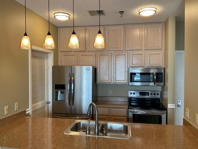 Photo - 112 W Washington Blvd